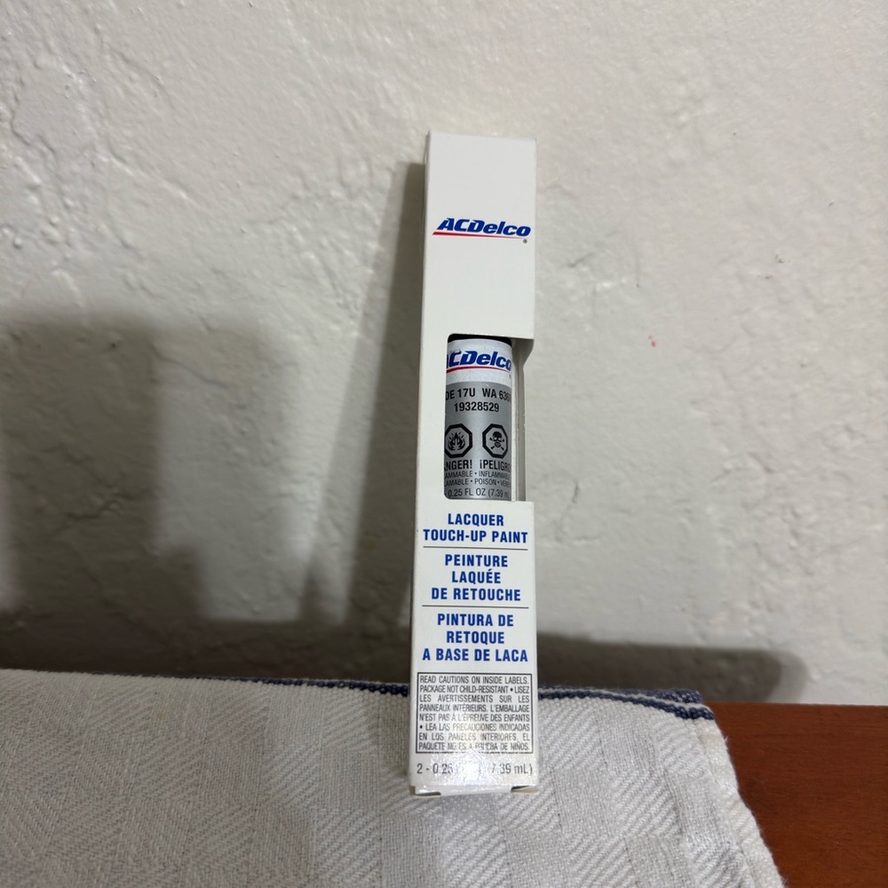 Car paint own touch up silver grey A C Delco for Chevy cars